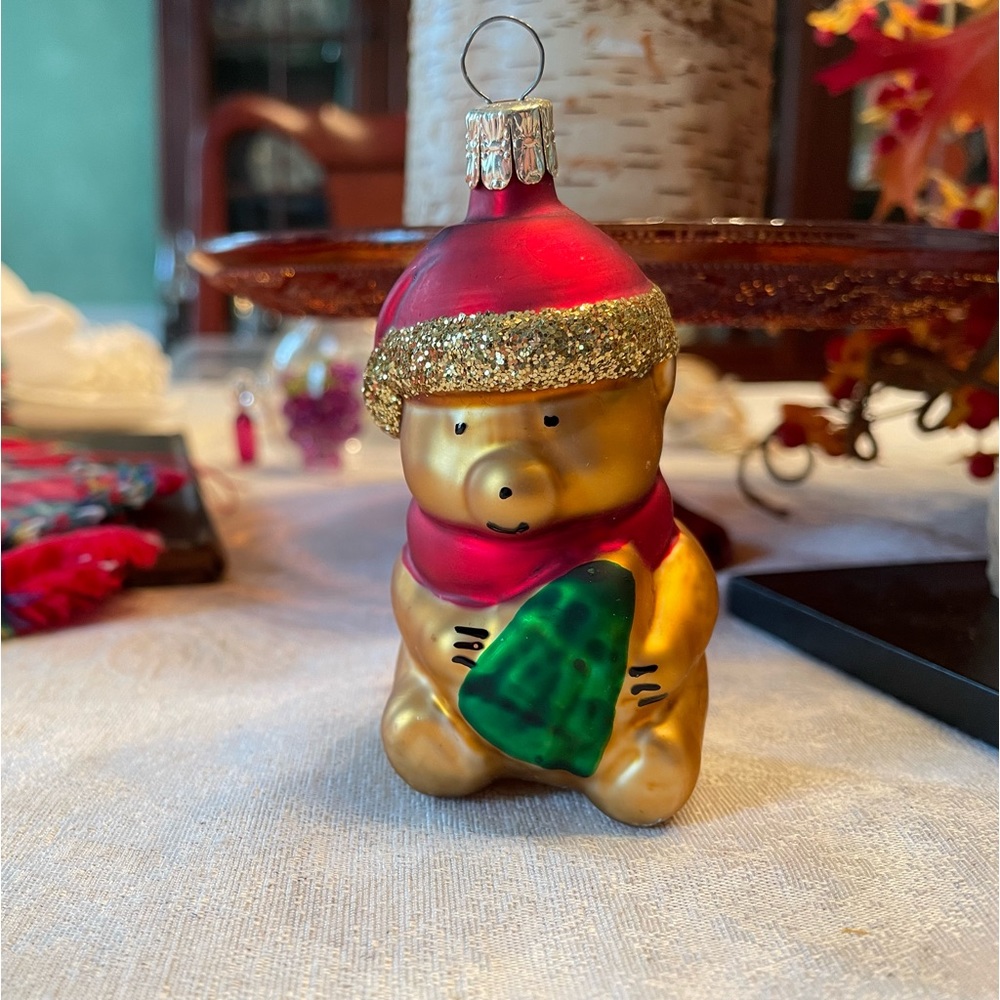 Vintage Bear holding a small tree, color gold, red, green and gold glitter